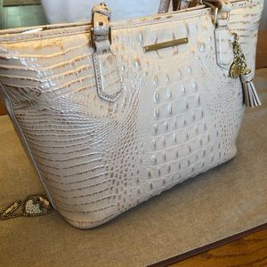 Brahmin Medium Asher Melbourne in Chiffon - Very Good Condition